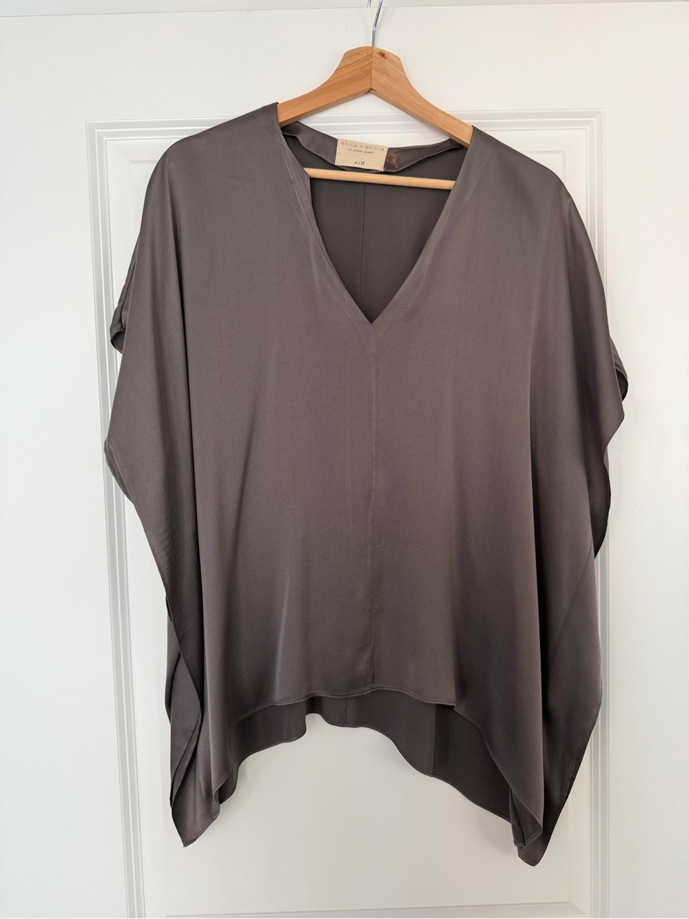 Alice + Olivia V-Neck Draped Dolman Top in Gray